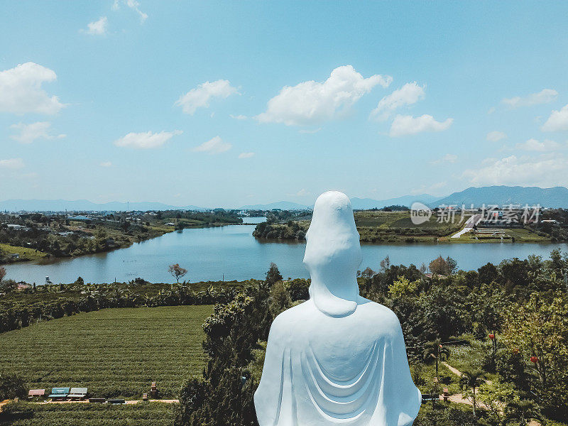 鸟瞰图的茶塔(越南语是Chua Tra)在宝loc市，越南林东省